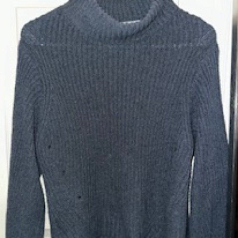 Women's large knitted boutique sweater